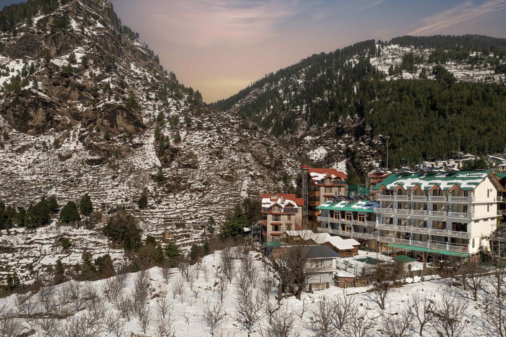 Hotel Echor Himalayan Heights Manali Zewnętrze zdjęcie